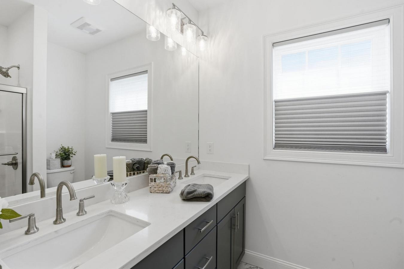 Chester, NH-Rockingham, 03036, United States, 3 Bedrooms Bedrooms, ,4 BathroomsBathrooms,Residential,For Sale,2049547