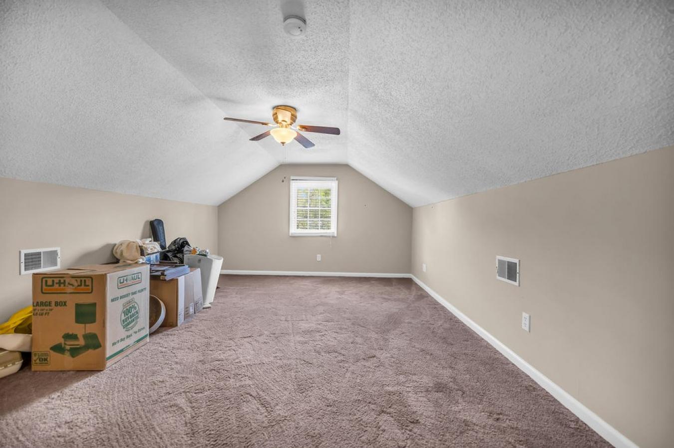 WELCOME TO 906 Saddlehill, the one youve been waiting for, perfectly s – image 16