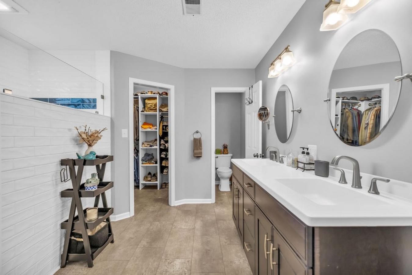 WELCOME TO 906 Saddlehill, the one youve been waiting for, perfectly s – image 18