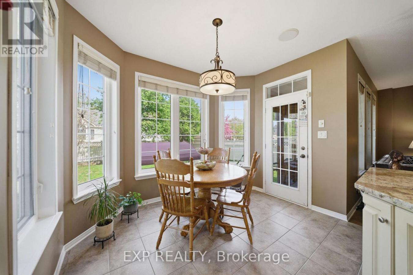 Ottawa, Ottawa, K2J5E4, Canada, 4 Bedrooms Bedrooms, ,4 BathroomsBathrooms,Residential,For Sale,2049544