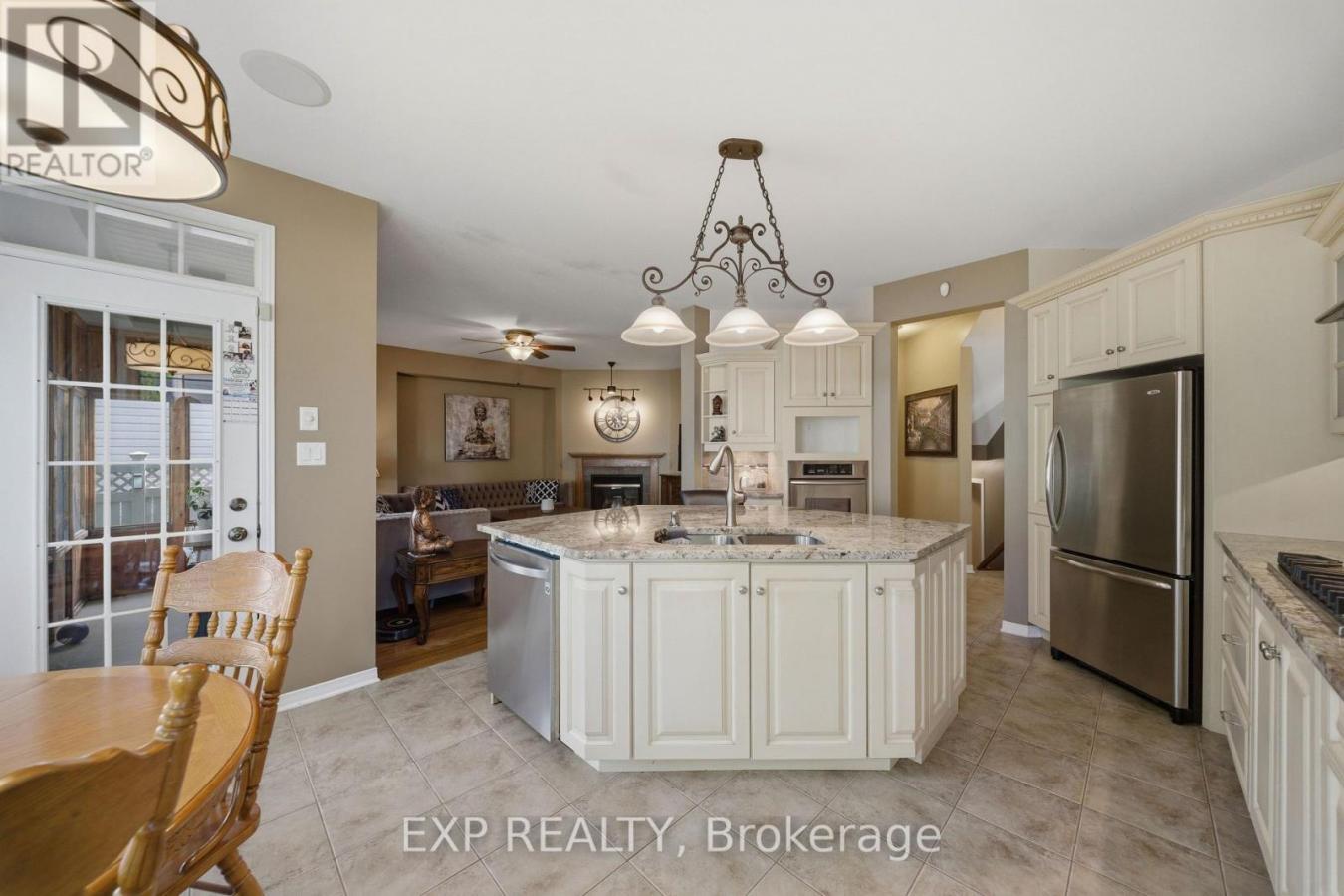 Ottawa, Ottawa, K2J5E4, Canada, 4 Bedrooms Bedrooms, ,4 BathroomsBathrooms,Residential,For Sale,2049544