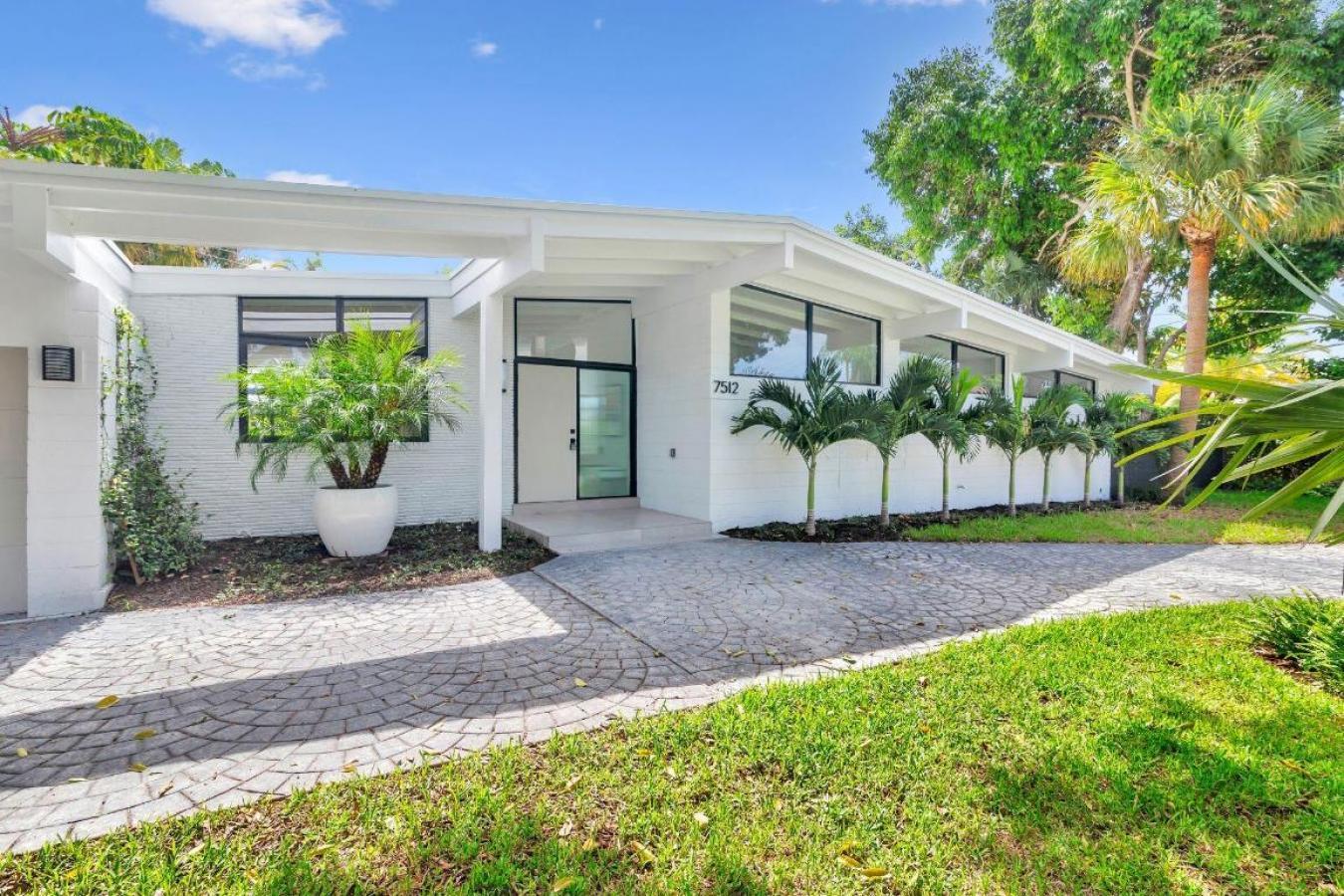 Lake Clarke Shores, Florida, 33406, United States, 4 Bedrooms Bedrooms, ,3 BathroomsBathrooms,Residential,For Sale,2049543