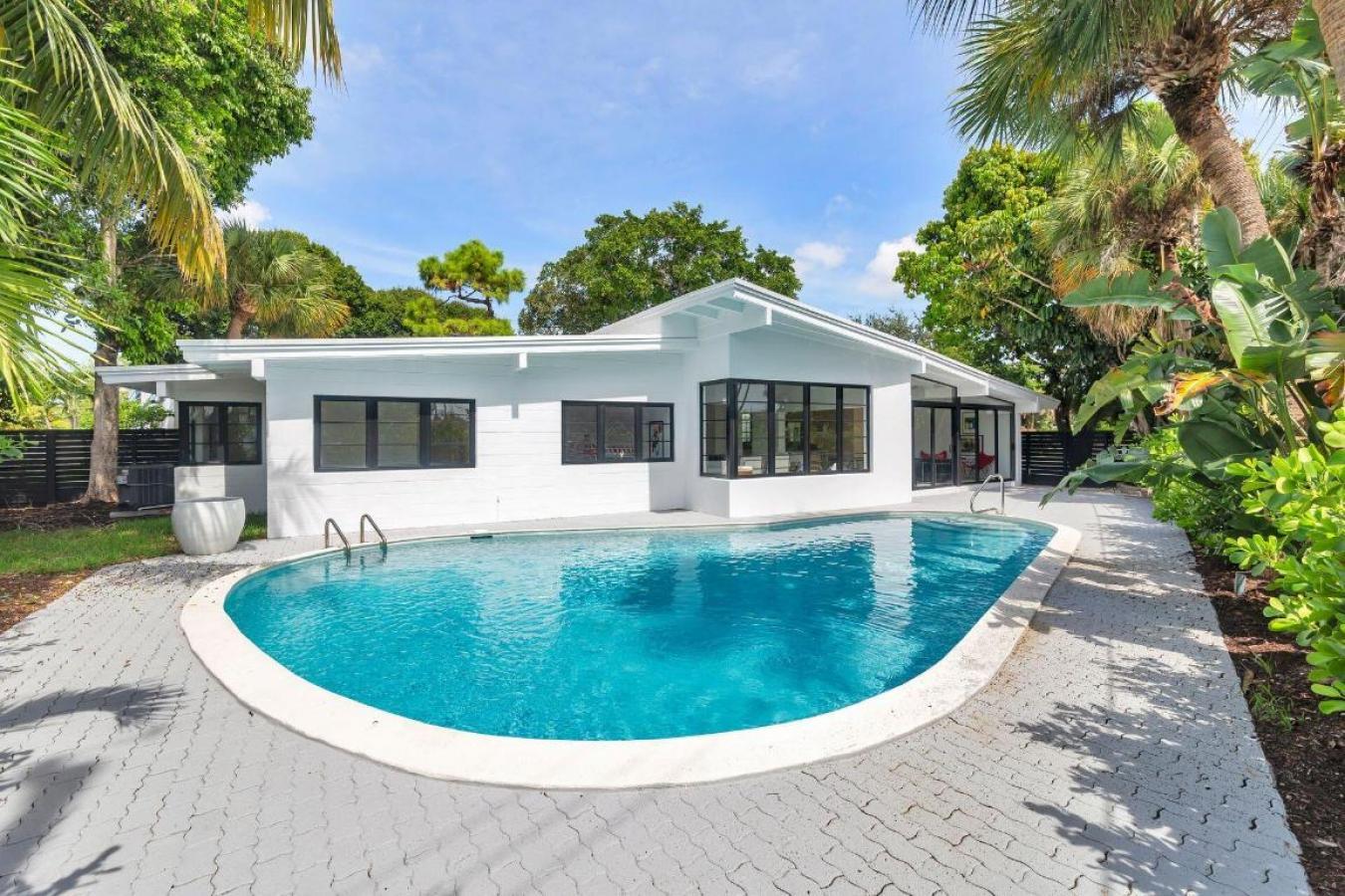 Lake Clarke Shores, Florida, 33406, United States, 4 Bedrooms Bedrooms, ,3 BathroomsBathrooms,Residential,For Sale,2049543