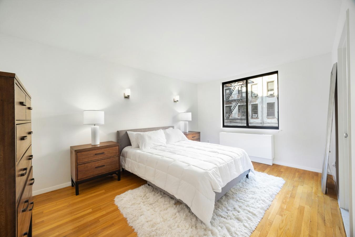 New York, New York, 10036, United States, 2 Bedrooms Bedrooms, ,2 BathroomsBathrooms,Residential,For Sale,2049542