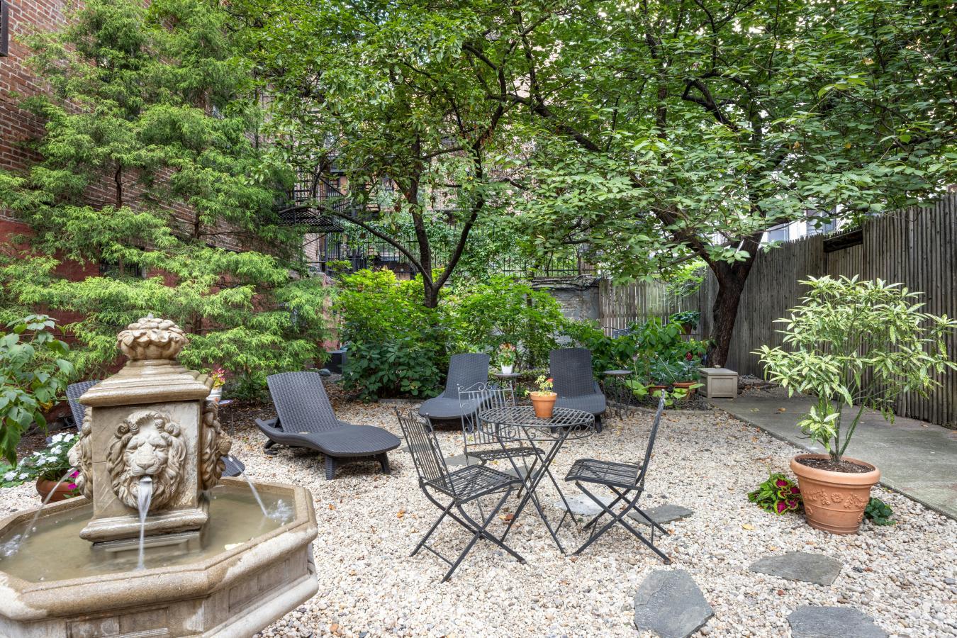 New York, New York, 10036, United States, 2 Bedrooms Bedrooms, ,2 BathroomsBathrooms,Residential,For Sale,2049542