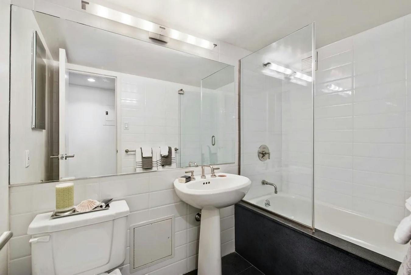 Gramercy Park, New York, 10003, United States, 3 Bedrooms Bedrooms, ,3 BathroomsBathrooms,Residential,For Sale,2049538
