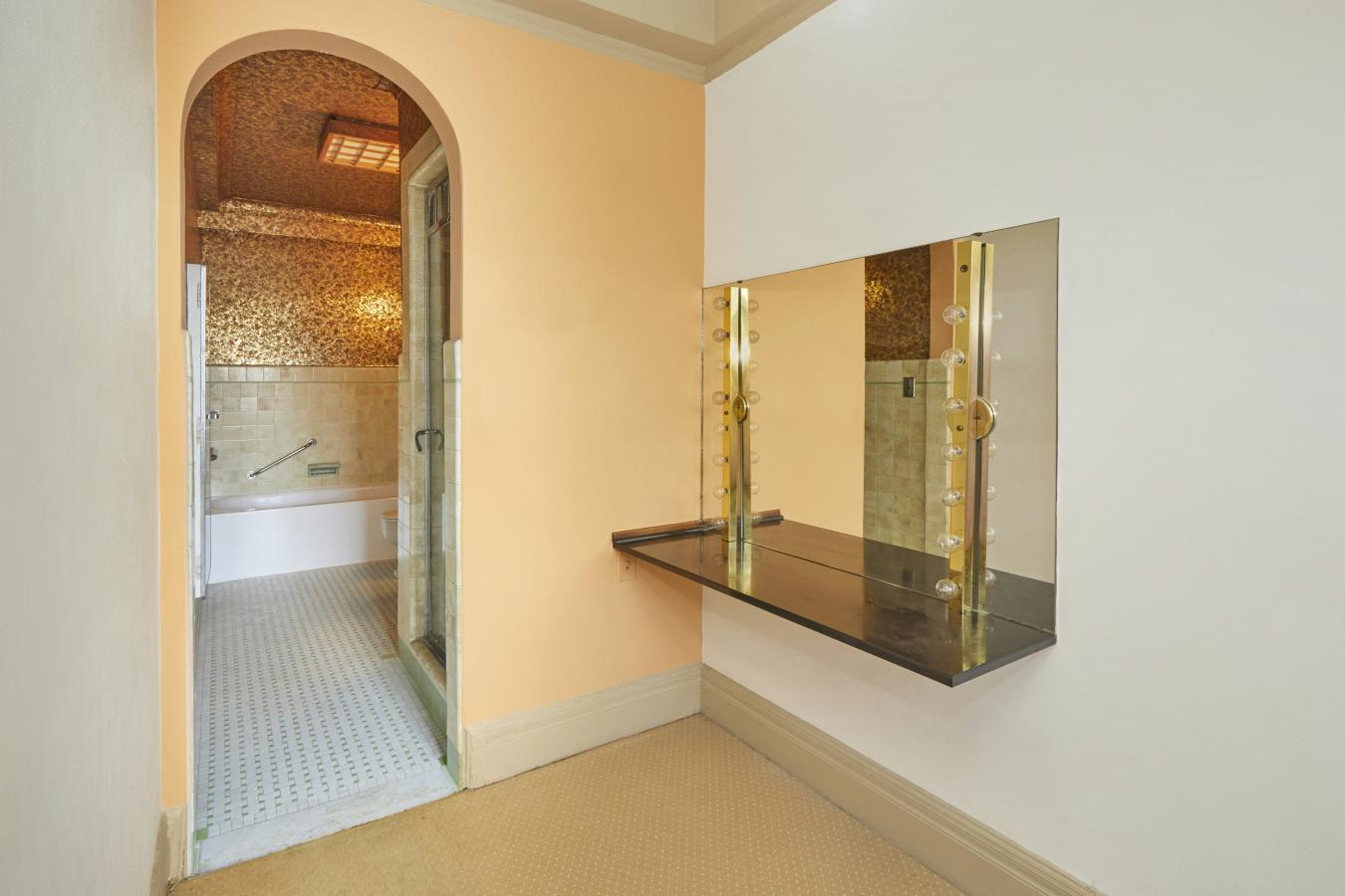 New York, New York, 10024, United States, 2 Bedrooms Bedrooms, ,3 BathroomsBathrooms,Residential,For Sale,2049536