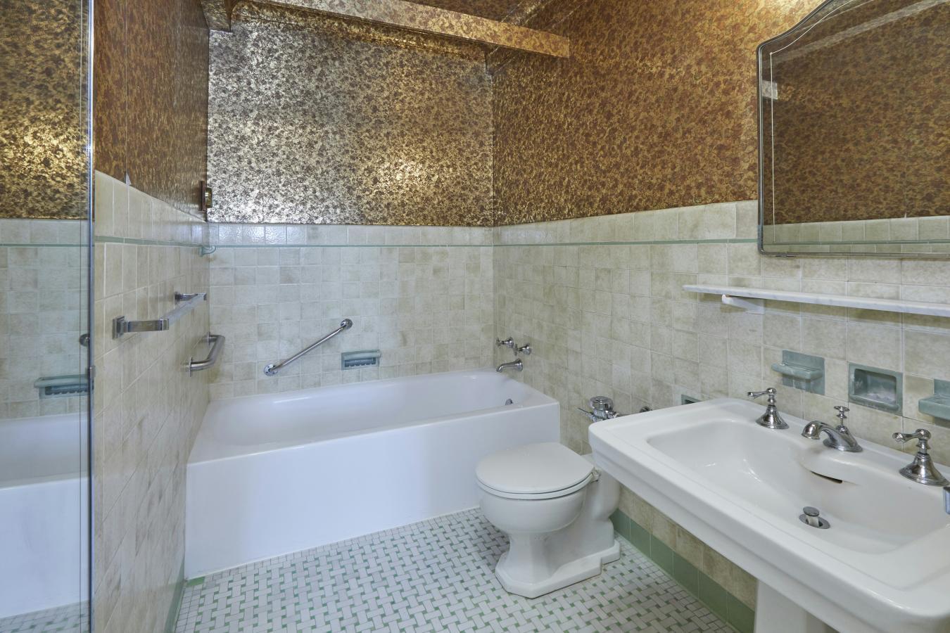 New York, New York, 10024, United States, 2 Bedrooms Bedrooms, ,3 BathroomsBathrooms,Residential,For Sale,2049536