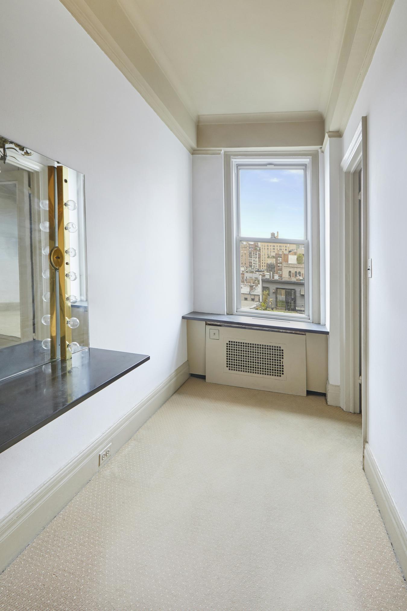 New York, New York, 10024, United States, 2 Bedrooms Bedrooms, ,3 BathroomsBathrooms,Residential,For Sale,2049536