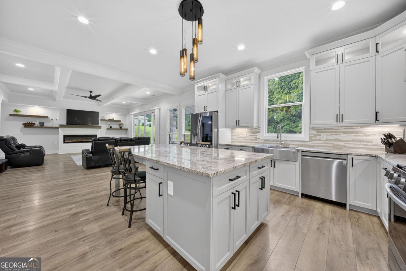 Hoschton, Barrow, 30548, United States, 5 Bedrooms Bedrooms, ,4 BathroomsBathrooms,Residential,For Sale,2049532