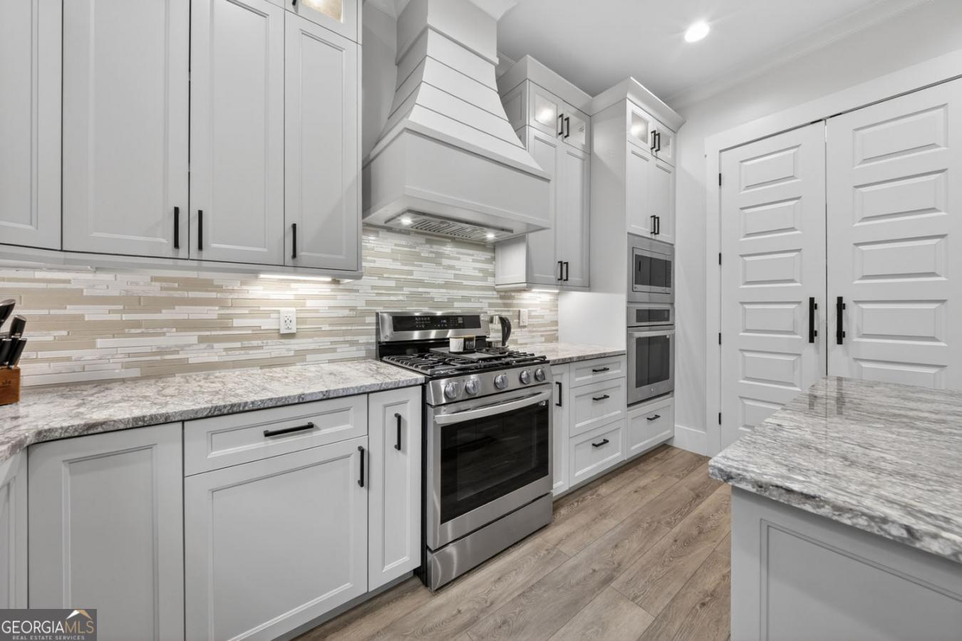Hoschton, Barrow, 30548, United States, 5 Bedrooms Bedrooms, ,4 BathroomsBathrooms,Residential,For Sale,2049532