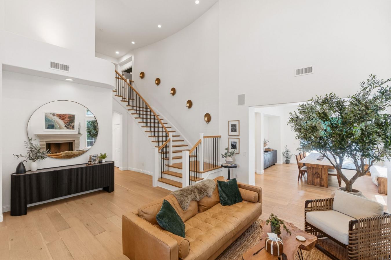 Carlsbad, San Diego County, 92009, United States, 6 Bedrooms Bedrooms, ,4 BathroomsBathrooms,Residential,For Sale,2049531