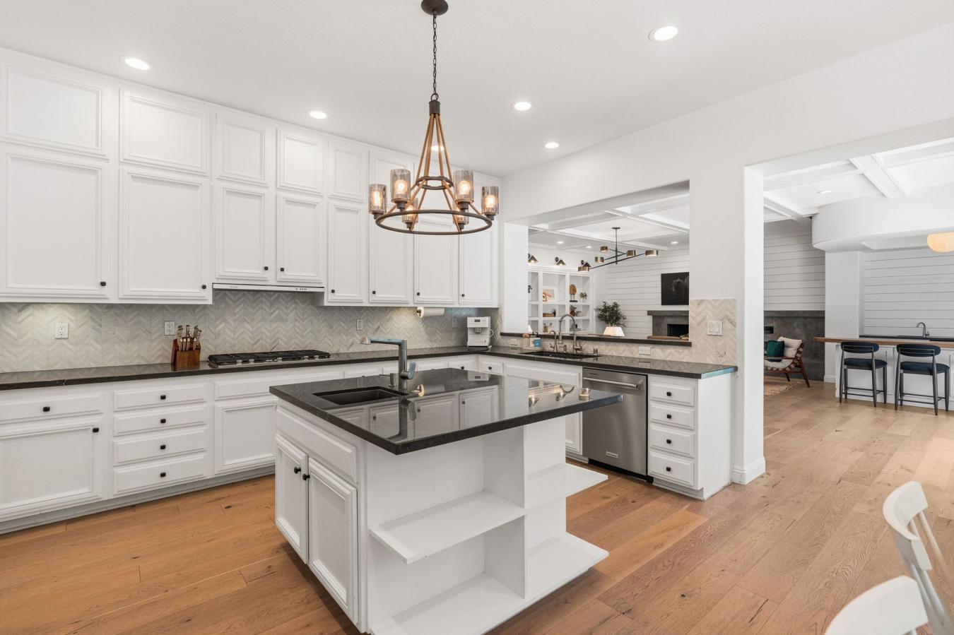 Carlsbad, San Diego County, 92009, United States, 6 Bedrooms Bedrooms, ,4 BathroomsBathrooms,Residential,For Sale,2049531