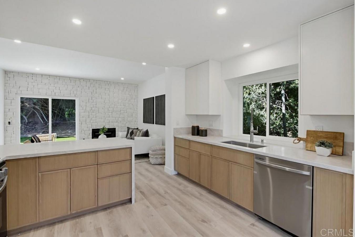 San Diego, San Diego, 92111, United States, 2 Bedrooms Bedrooms, ,2 BathroomsBathrooms,Residential,For Sale,2049525