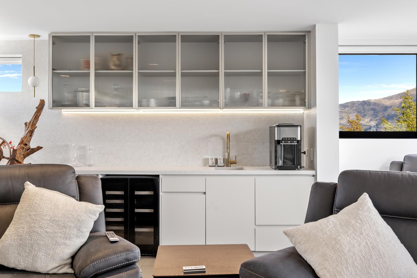 Wanaka, Central Otago, 9305, New Zealand, 4 Bedrooms Bedrooms, ,1 BathroomBathrooms,Residential,For Sale,2049523
