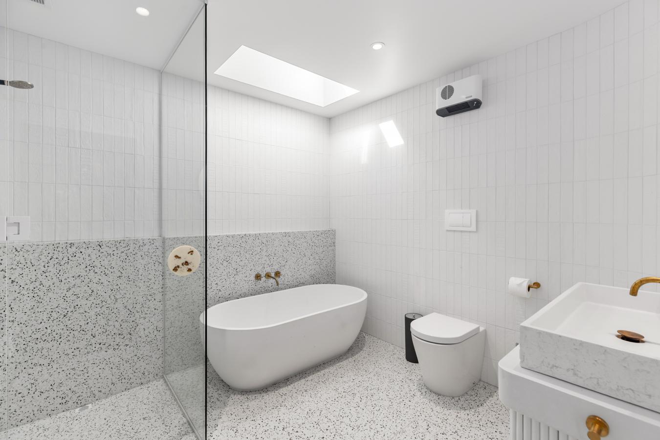 Wanaka, Central Otago, 9305, New Zealand, 4 Bedrooms Bedrooms, ,1 BathroomBathrooms,Residential,For Sale,2049523