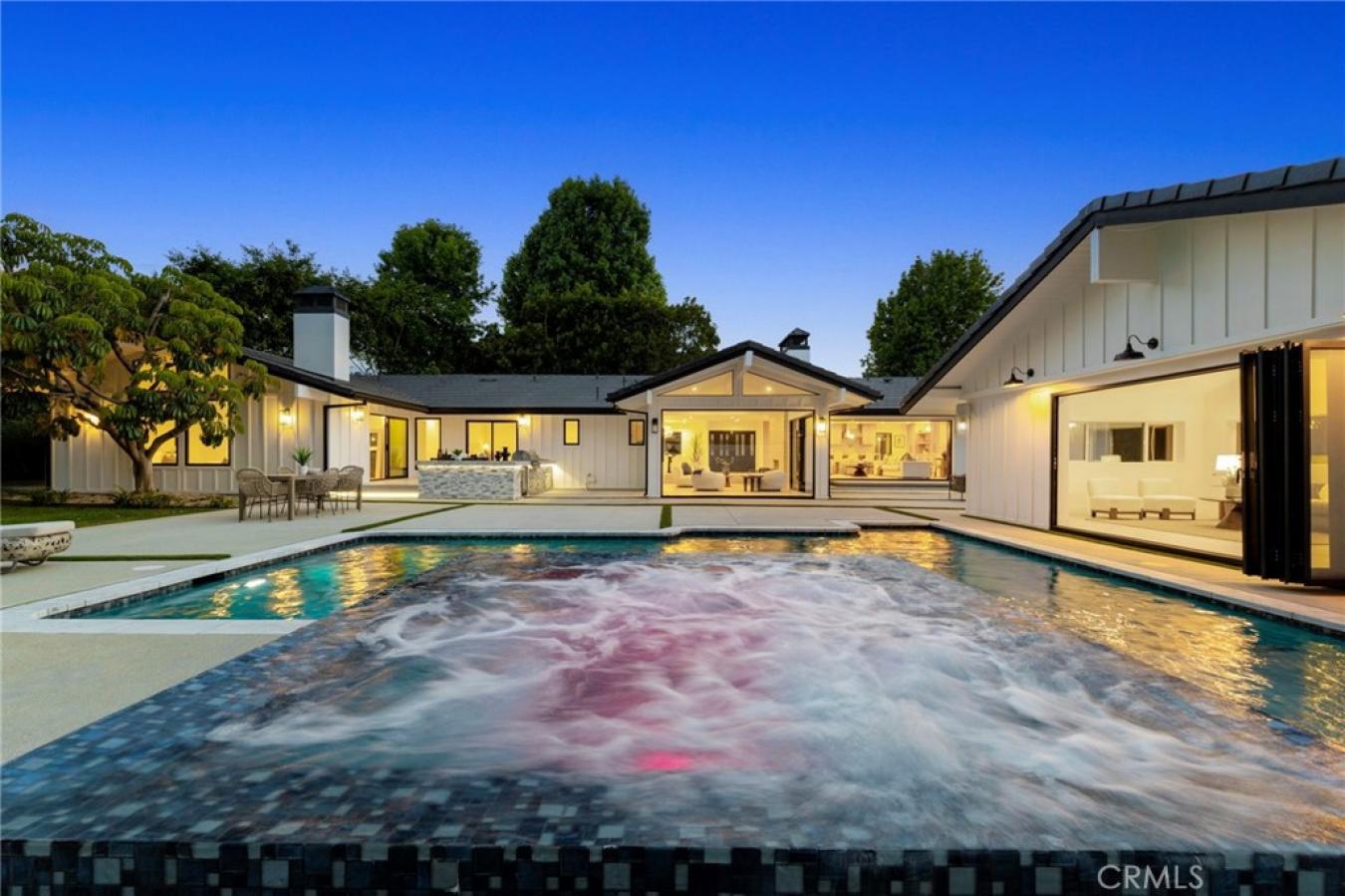Long Beach, Los Angeles, 90815, United States, 5 Bedrooms Bedrooms, ,5 BathroomsBathrooms,Residential,For Sale,2049522
