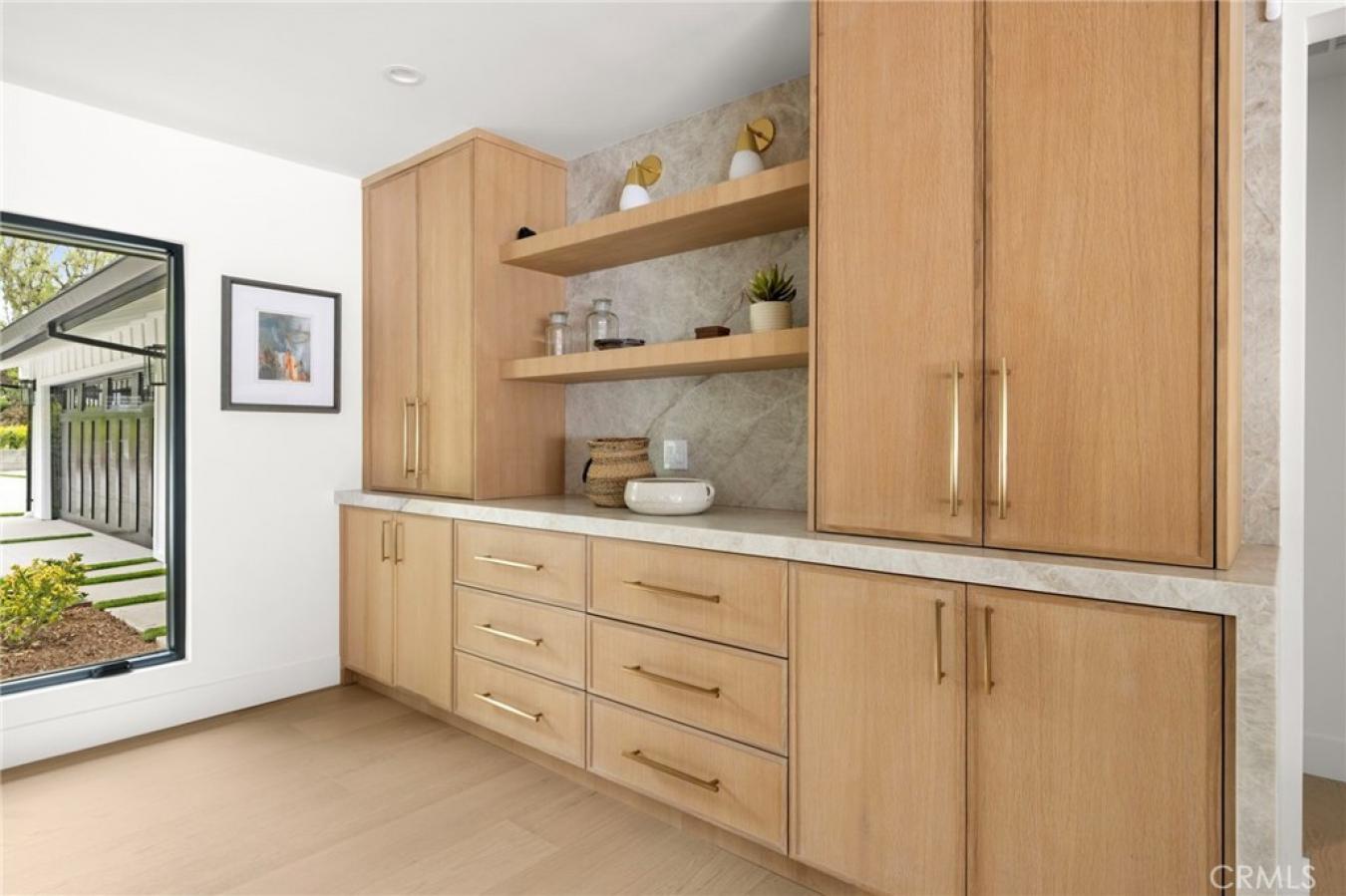 Long Beach, Los Angeles, 90815, United States, 5 Bedrooms Bedrooms, ,5 BathroomsBathrooms,Residential,For Sale,2049522