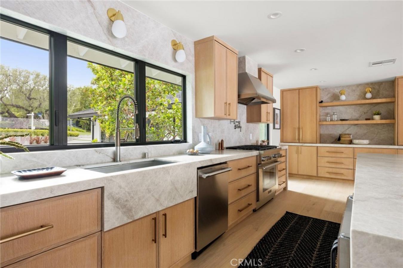 Long Beach, Los Angeles, 90815, United States, 5 Bedrooms Bedrooms, ,5 BathroomsBathrooms,Residential,For Sale,2049522