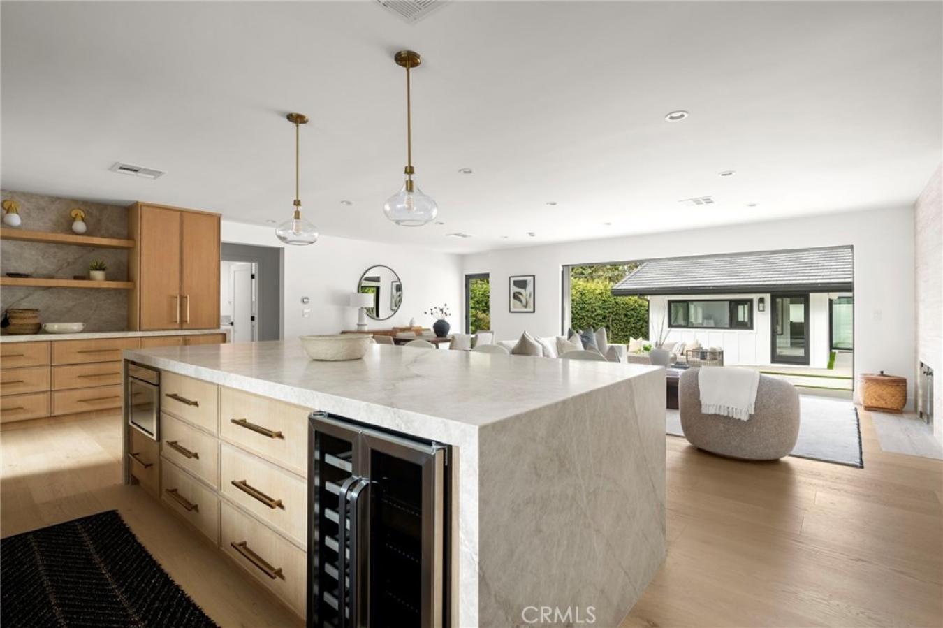 Long Beach, Los Angeles, 90815, United States, 5 Bedrooms Bedrooms, ,5 BathroomsBathrooms,Residential,For Sale,2049522