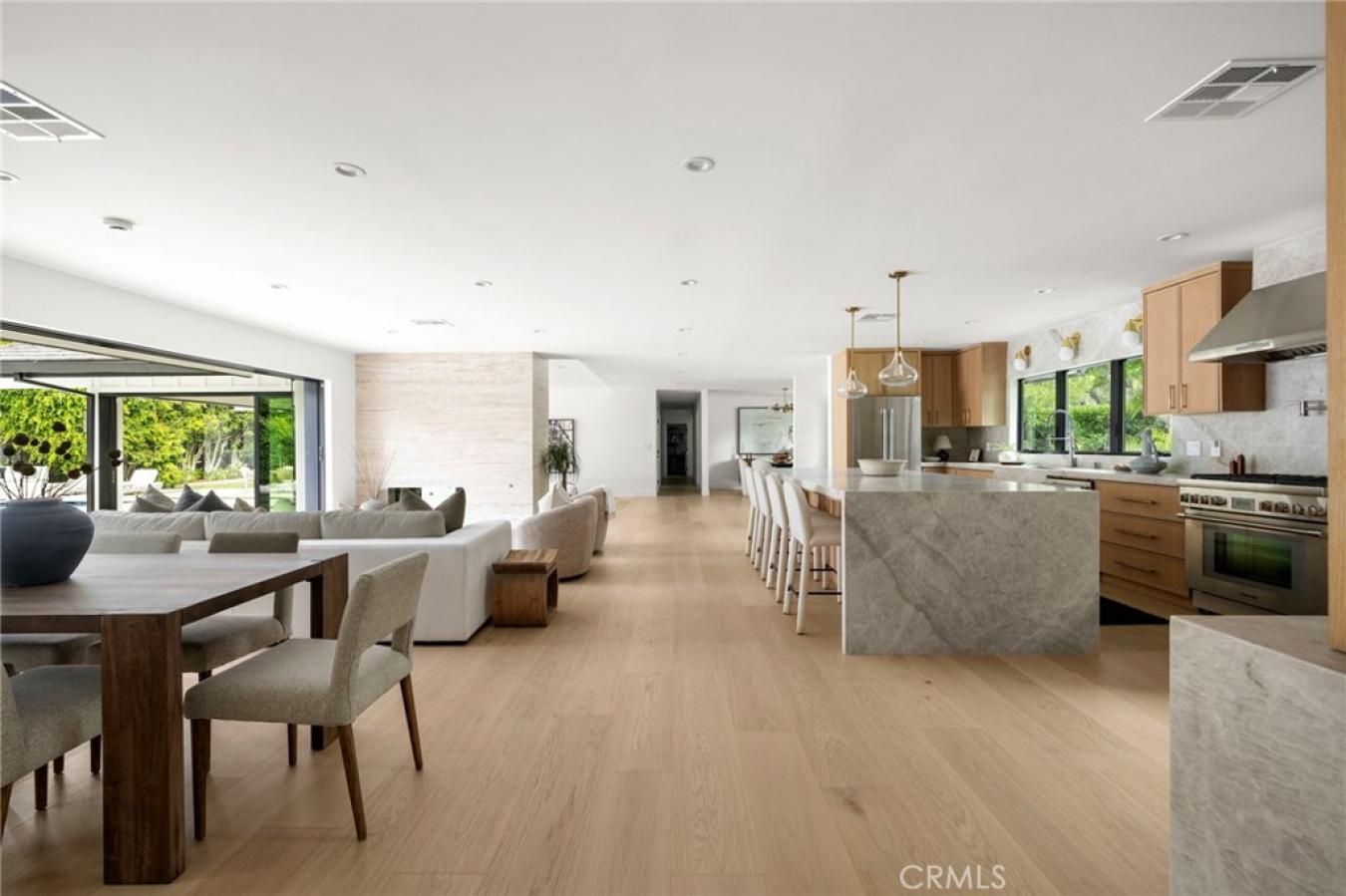 Long Beach, Los Angeles, 90815, United States, 5 Bedrooms Bedrooms, ,5 BathroomsBathrooms,Residential,For Sale,2049522