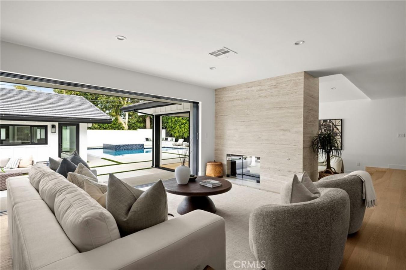 Long Beach, Los Angeles, 90815, United States, 5 Bedrooms Bedrooms, ,5 BathroomsBathrooms,Residential,For Sale,2049522