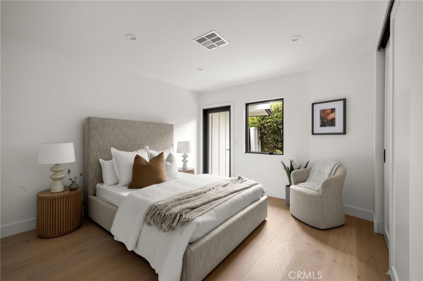 Long Beach, Los Angeles, 90815, United States, 5 Bedrooms Bedrooms, ,5 BathroomsBathrooms,Residential,For Sale,2049522