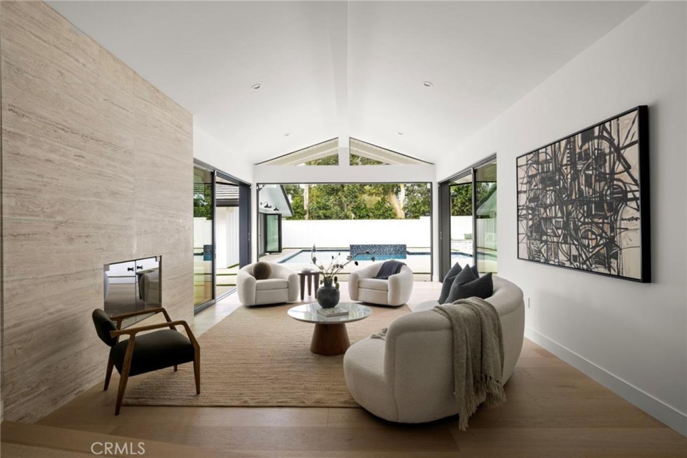 Long Beach, Los Angeles, 90815, United States, 5 Bedrooms Bedrooms, ,5 BathroomsBathrooms,Residential,For Sale,2049522