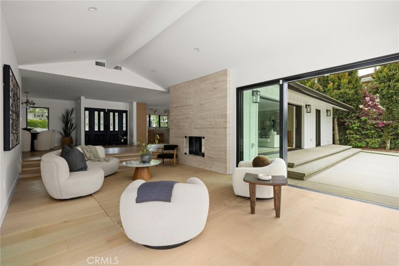Long Beach, Los Angeles, 90815, United States, 5 Bedrooms Bedrooms, ,5 BathroomsBathrooms,Residential,For Sale,2049522