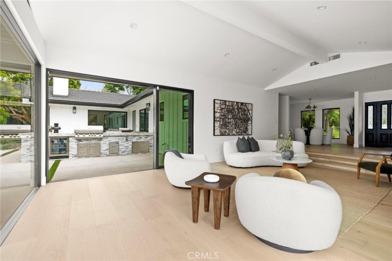 Long Beach, Los Angeles, 90815, United States, 5 Bedrooms Bedrooms, ,5 BathroomsBathrooms,Residential,For Sale,2049522