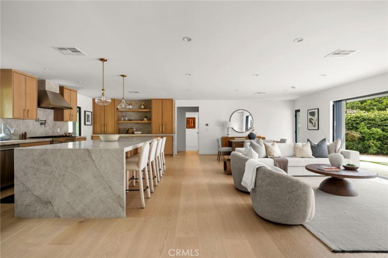 Long Beach, Los Angeles, 90815, United States, 5 Bedrooms Bedrooms, ,5 BathroomsBathrooms,Residential,For Sale,2049522