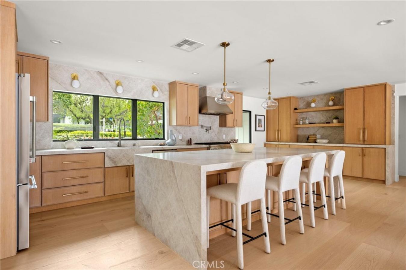 Long Beach, Los Angeles, 90815, United States, 5 Bedrooms Bedrooms, ,5 BathroomsBathrooms,Residential,For Sale,2049522