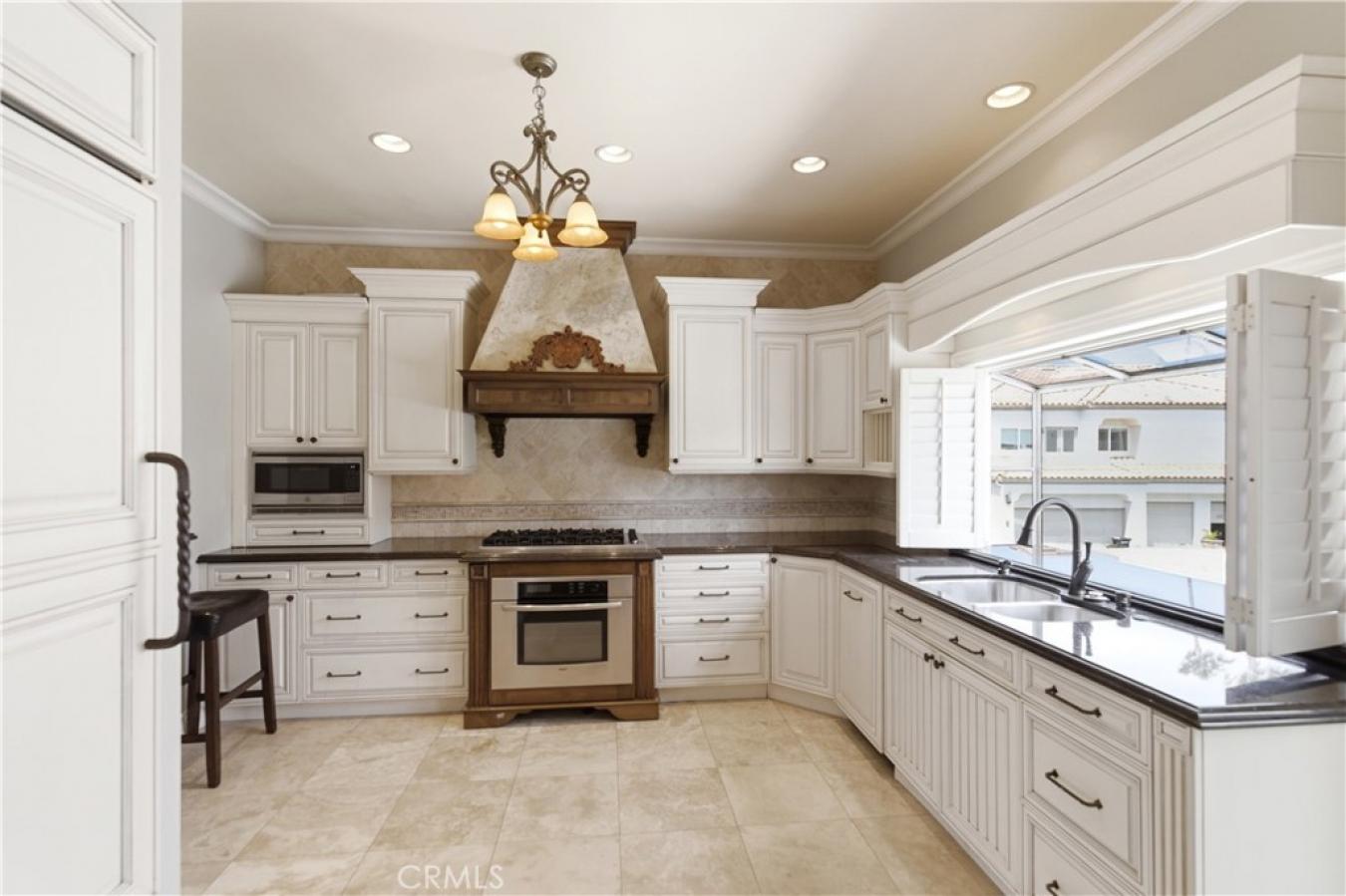 Catalina View! Warm coastal villa living in Monarch Beach is available – image 13