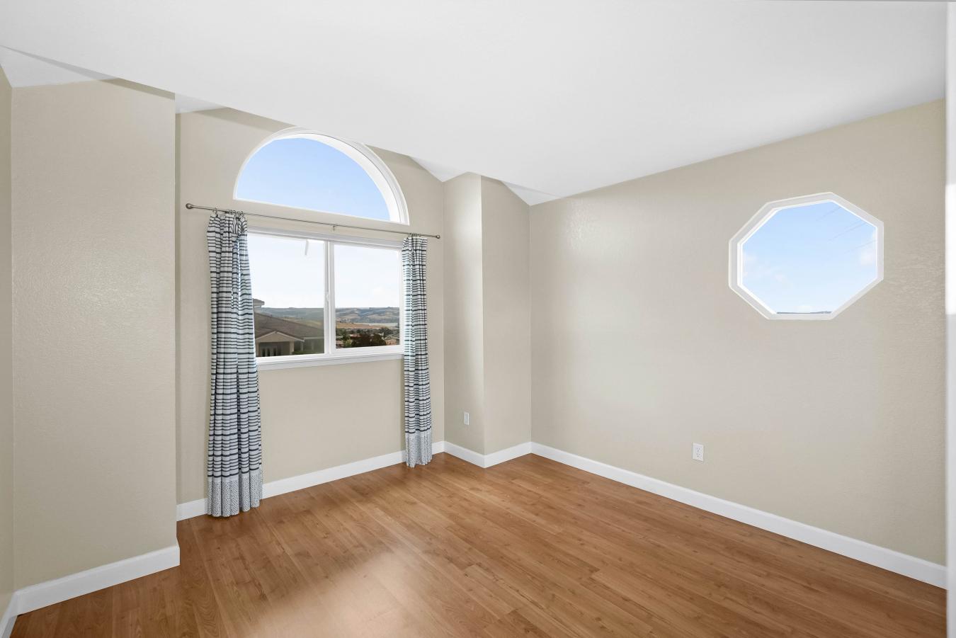 Vallejo, Solano, 94591, United States, 5 Bedrooms Bedrooms, ,3 BathroomsBathrooms,Residential,For Sale,2049521