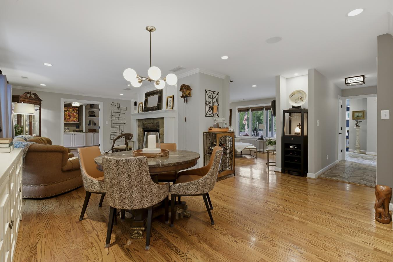 Creve Coeur, Missouri, 63141, United States, 3 Bedrooms Bedrooms, ,2 BathroomsBathrooms,Residential,For Sale,2049517