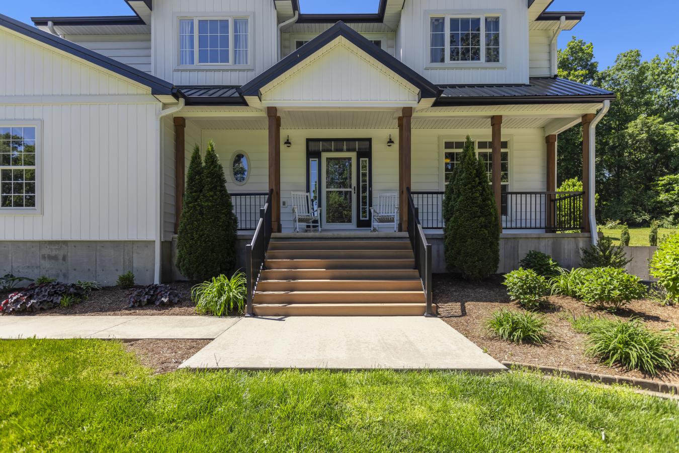 Warrenton, Missouri, 63383, United States, 5 Bedrooms Bedrooms, ,2 BathroomsBathrooms,Residential,For Sale,2049515