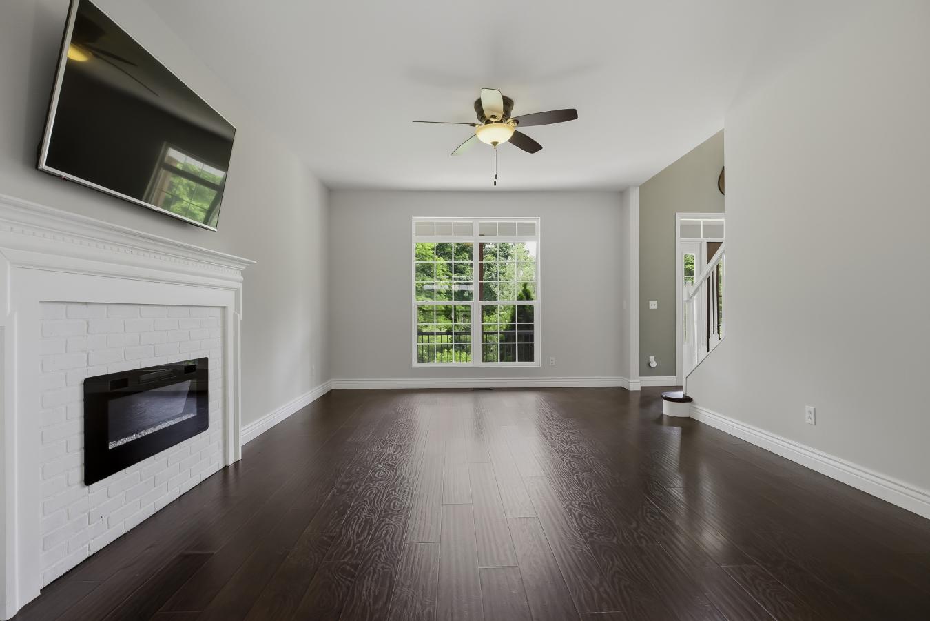 Warrenton, Missouri, 63383, United States, 5 Bedrooms Bedrooms, ,2 BathroomsBathrooms,Residential,For Sale,2049515