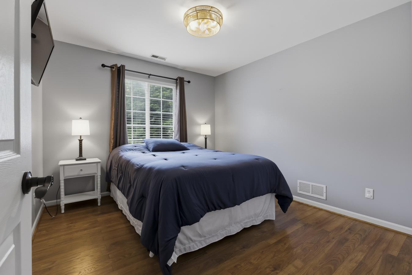 Warrenton, Missouri, 63383, United States, 5 Bedrooms Bedrooms, ,2 BathroomsBathrooms,Residential,For Sale,2049515