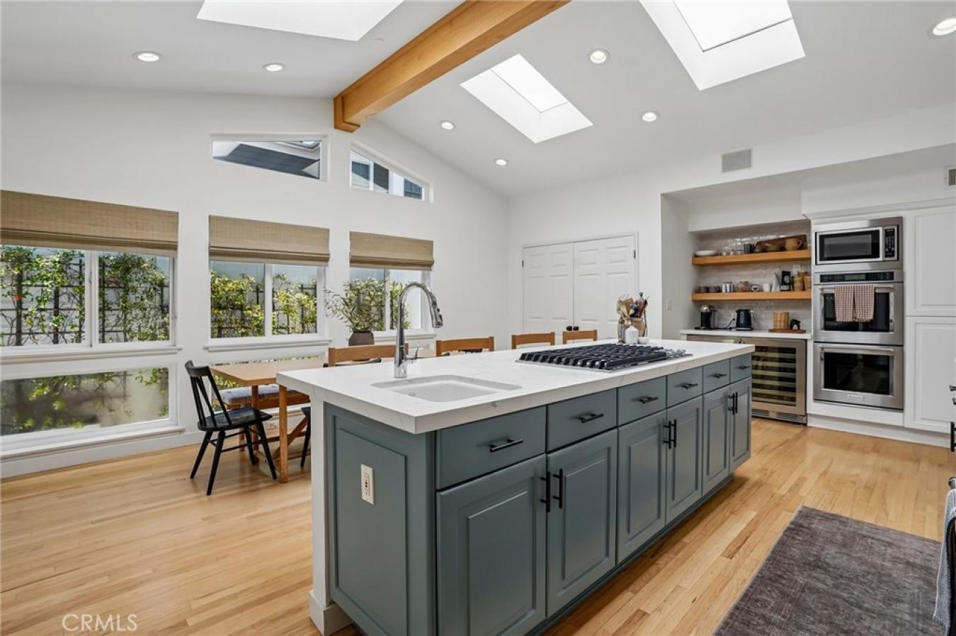 Manhattan Beach, Los Angeles, 90266, United States, 4 Bedrooms Bedrooms, ,2 BathroomsBathrooms,Residential,For Sale,2049514