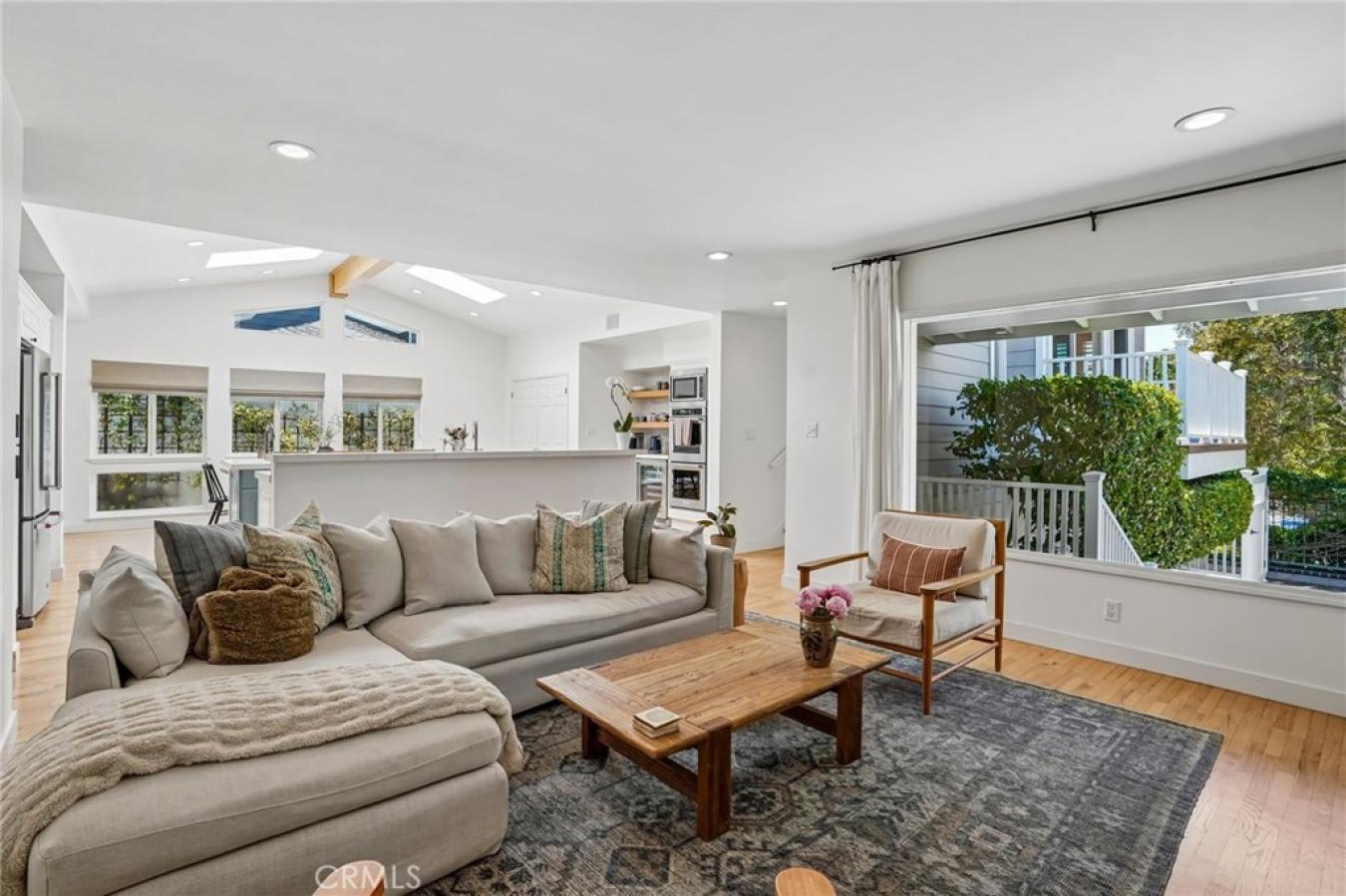 Manhattan Beach, Los Angeles, 90266, United States, 4 Bedrooms Bedrooms, ,2 BathroomsBathrooms,Residential,For Sale,2049514