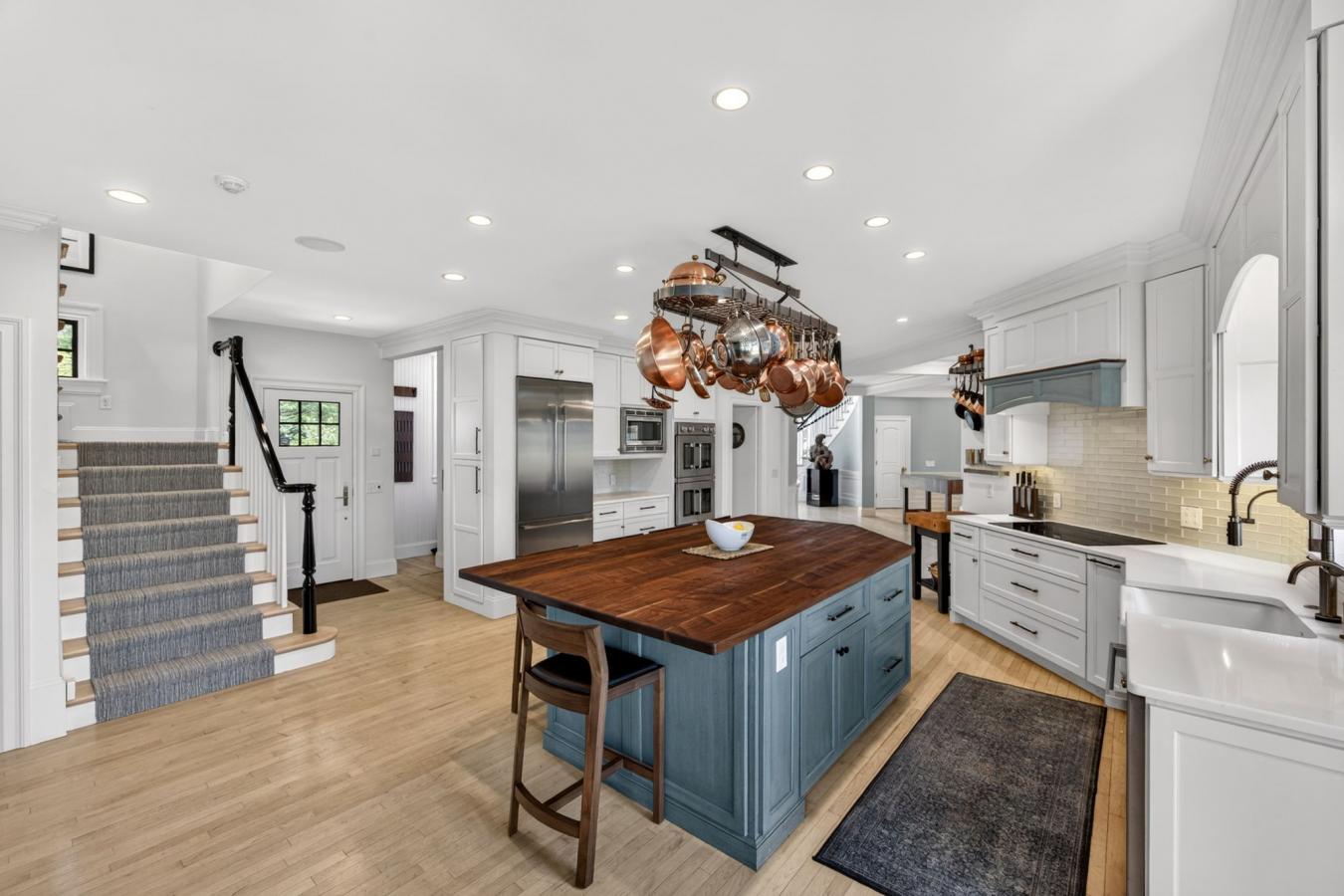 Falmouth, Barnstable, 02540, United States, 4 Bedrooms Bedrooms, ,3 BathroomsBathrooms,Residential,For Sale,2049510