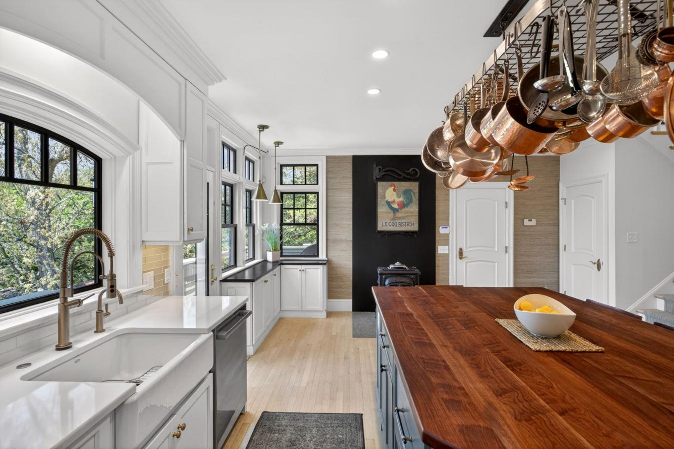 Falmouth, Barnstable, 02540, United States, 4 Bedrooms Bedrooms, ,3 BathroomsBathrooms,Residential,For Sale,2049510