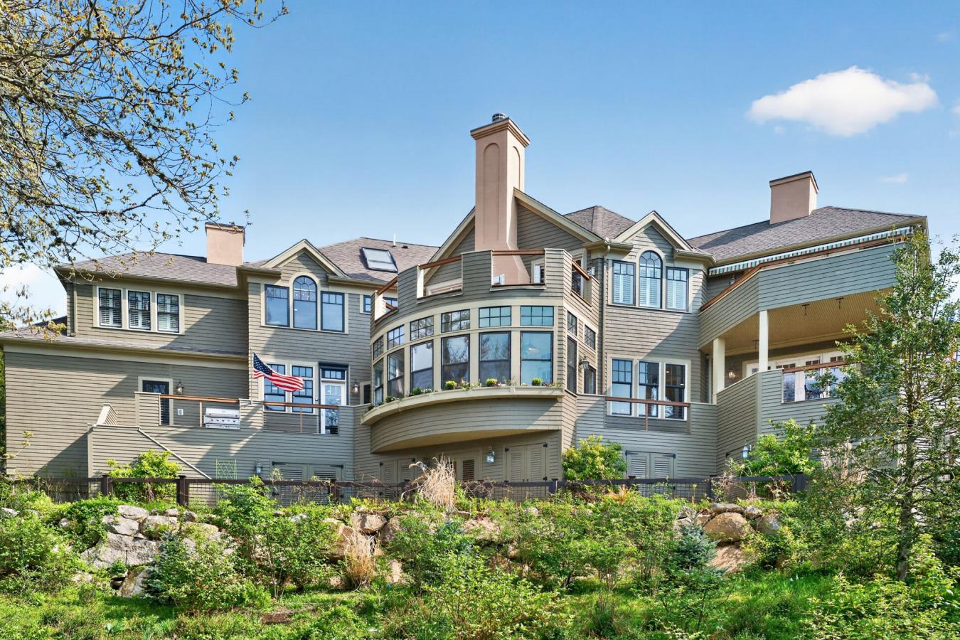 Falmouth, Barnstable, 02540, United States, 4 Bedrooms Bedrooms, ,3 BathroomsBathrooms,Residential,For Sale,2049510