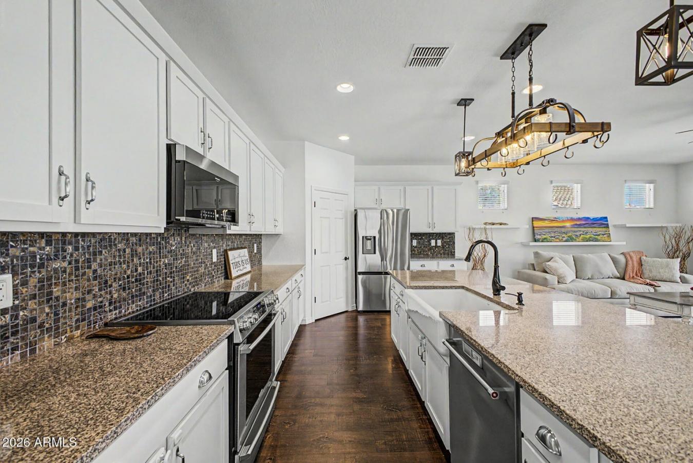 Laveen, Maricopa, 85339, United States, 5 Bedrooms Bedrooms, ,3 BathroomsBathrooms,Residential,For Sale,2049508