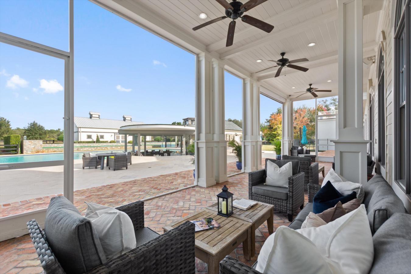 Chuluota, Florida, 32766, United States, 8 Bedrooms Bedrooms, ,8 BathroomsBathrooms,Residential,For Sale,2049505