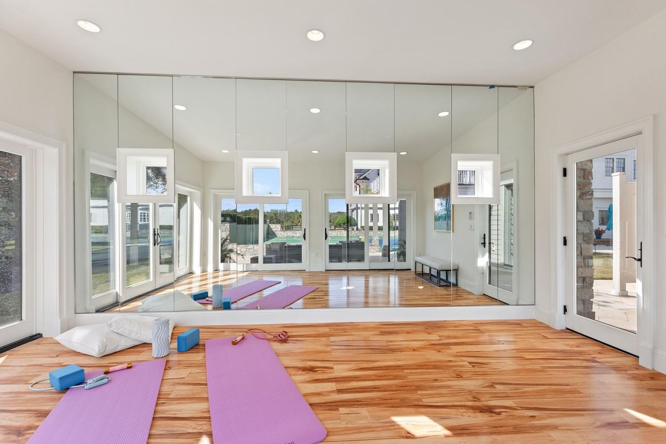 Chuluota, Florida, 32766, United States, 8 Bedrooms Bedrooms, ,8 BathroomsBathrooms,Residential,For Sale,2049505