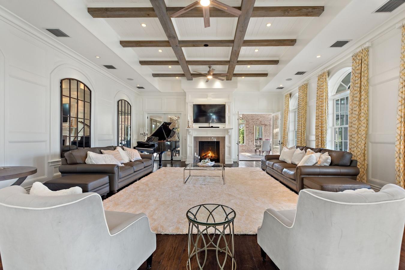 Chuluota, Florida, 32766, United States, 8 Bedrooms Bedrooms, ,8 BathroomsBathrooms,Residential,For Sale,2049505