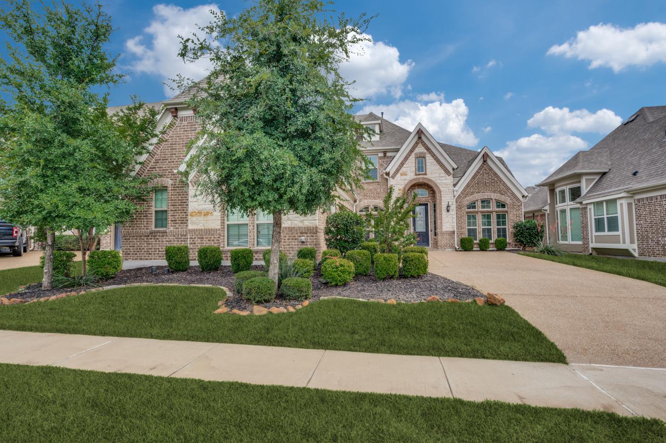 Welcome to 3624 Ladybank, a beautifully maintained 5-bed, 4-bath home – image 1