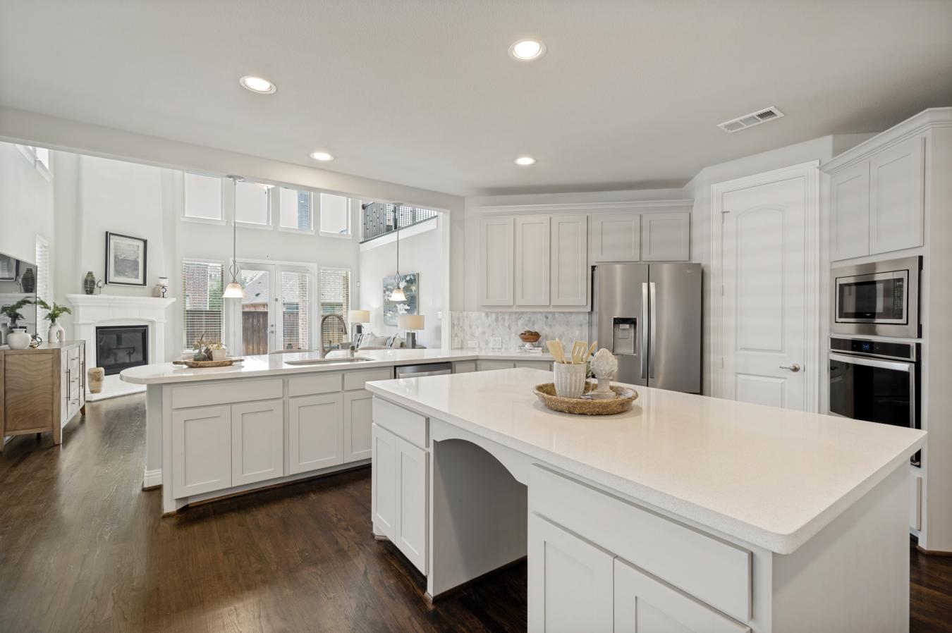 Welcome to 3624 Ladybank, a beautifully maintained 5-bed, 4-bath home – image 12