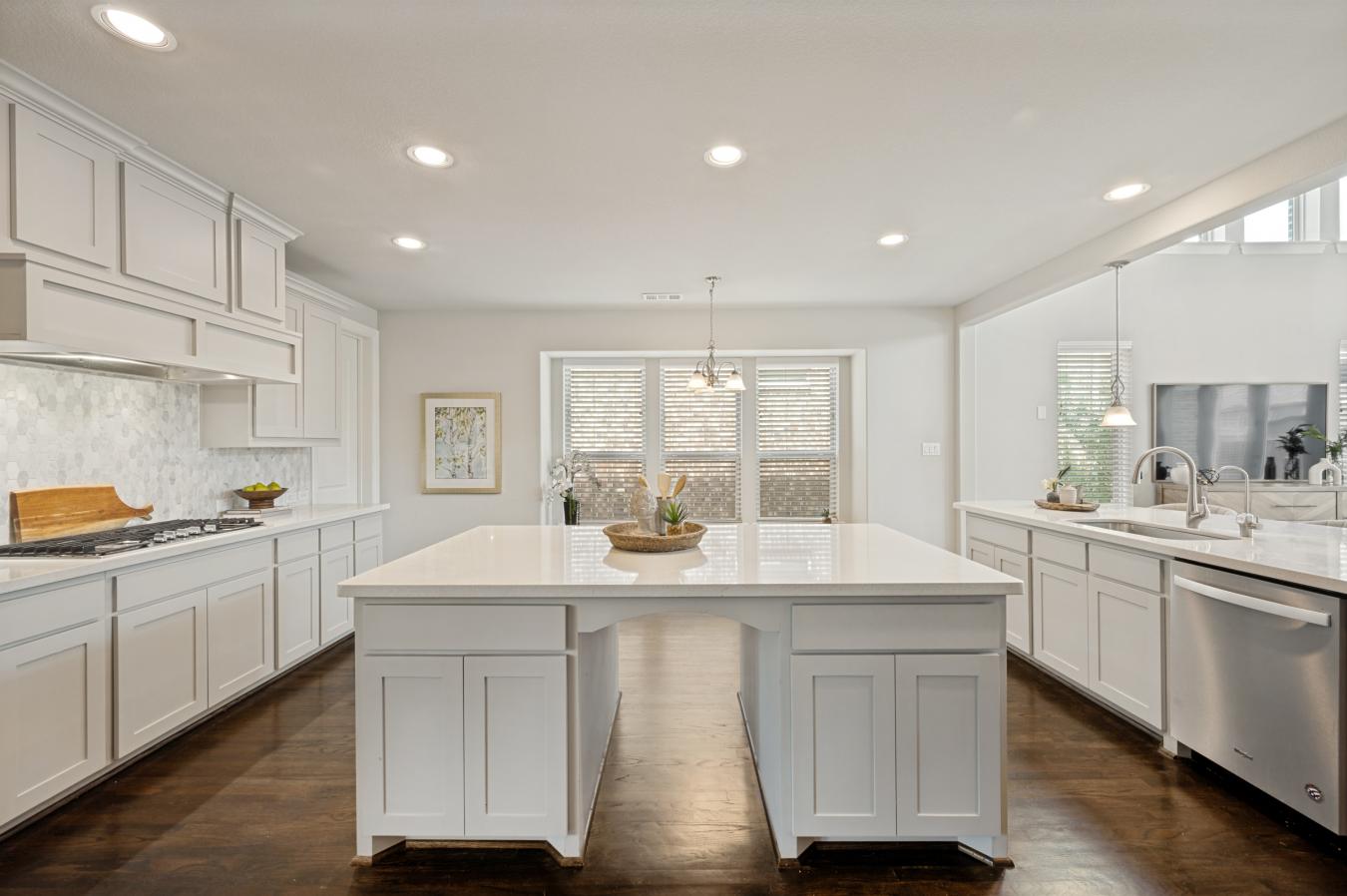 Welcome to 3624 Ladybank, a beautifully maintained 5-bed, 4-bath home – image 14